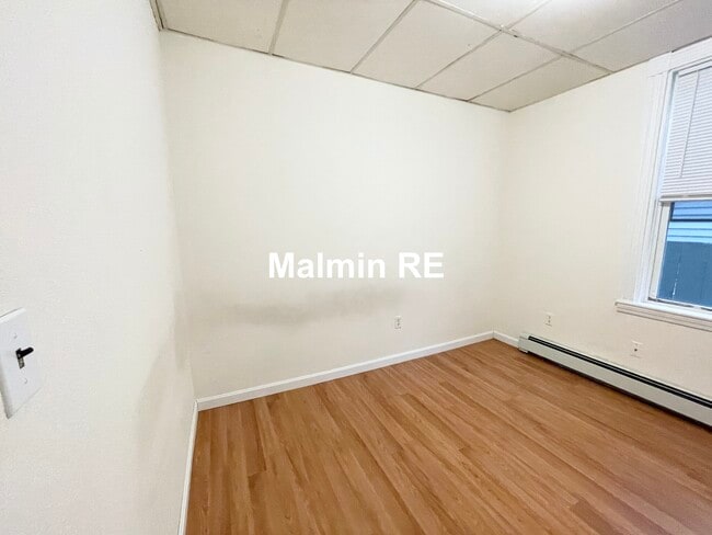 Photo - 1572 Tremont St