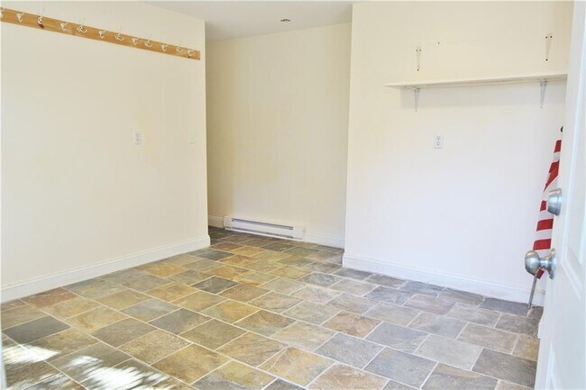 Photo - 23 Smith Ave Unit 3