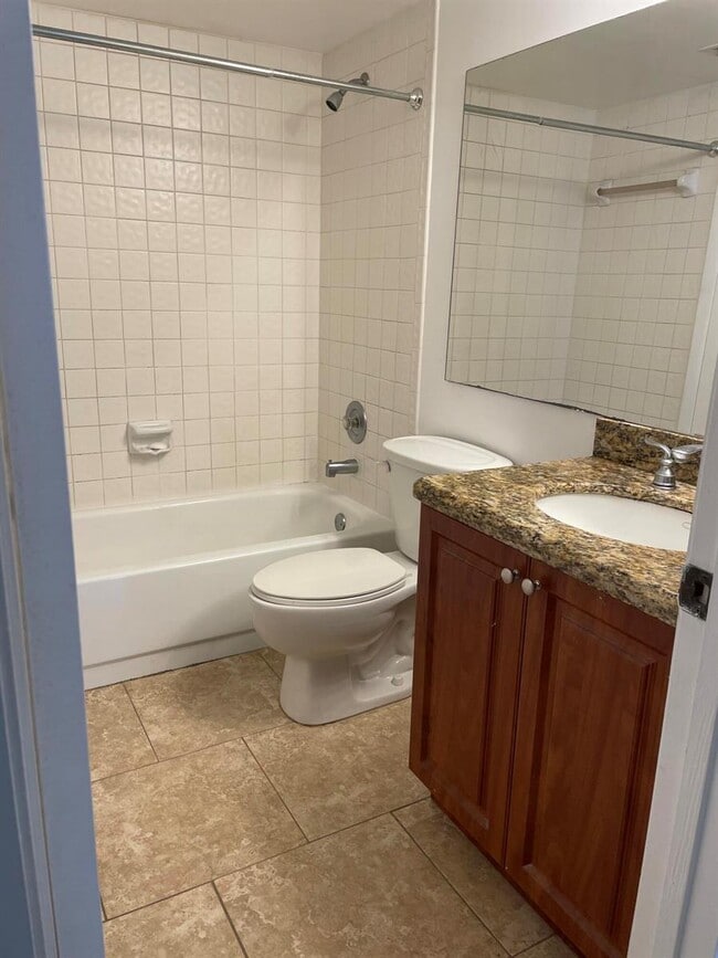 Photo - 9701 Westview Dr Unidad 1422