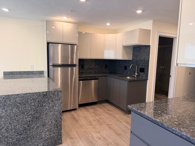 1028 Commonwealth Ave Unit 206