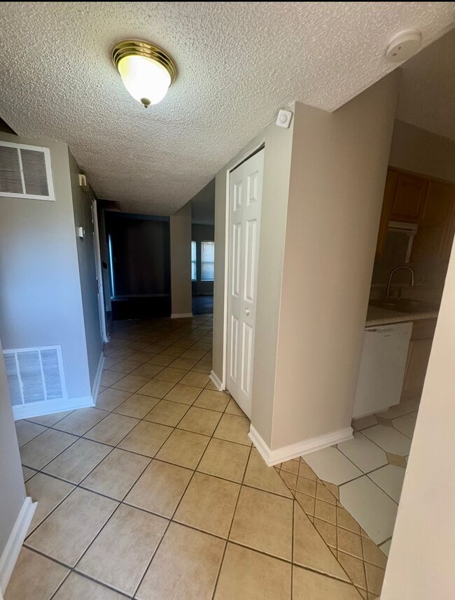 Photo - Freshly renovated 3 bedroom condo in Decatur