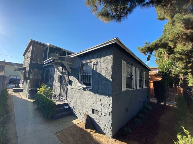 4080-4084 Leimert Blvd (On sale) - 4080-4084 Leimert Blvd (On sale) Unidad 4082