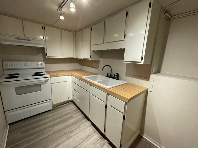 Photo - 1740 7th Ave Unit 2