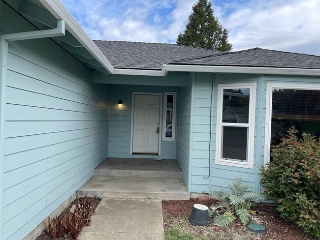 Photo - Great Property- 3 Bedroom 2 Bath Home w/Large Deck and Patio Area