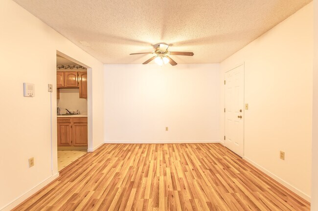 Photo - 8 Northbrook Dr