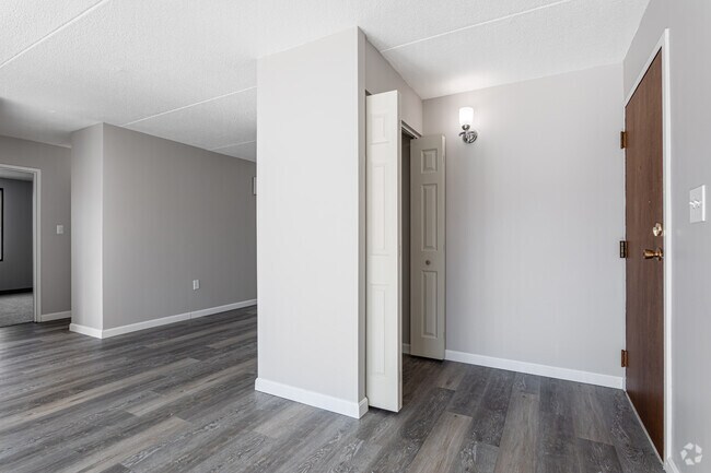 2BR, 1BA - Skyline Drive Apartments