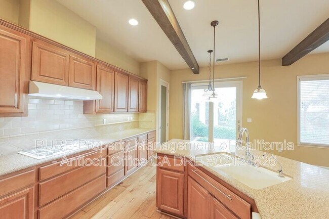 Photo - 2340 Indian Springs Dr