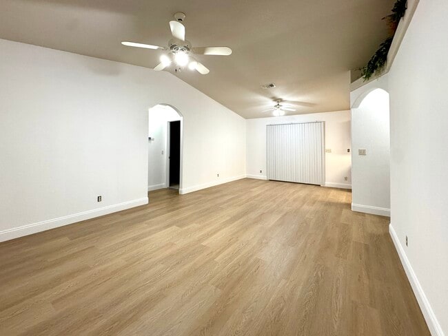 Photo - 1215 Mohican Dr