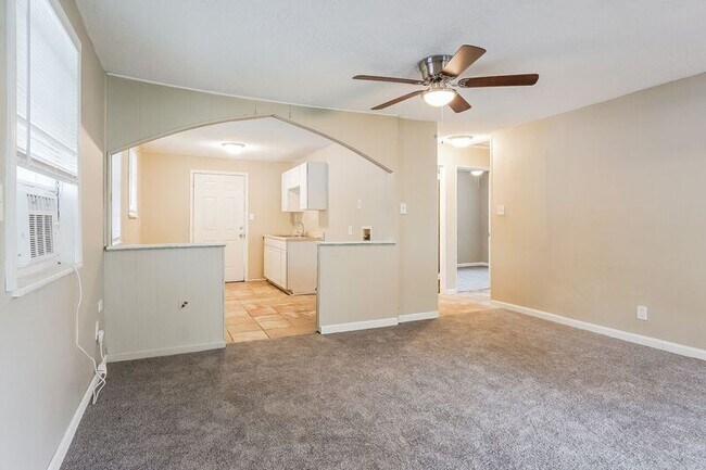 Photo - 128 Ann Dr SW