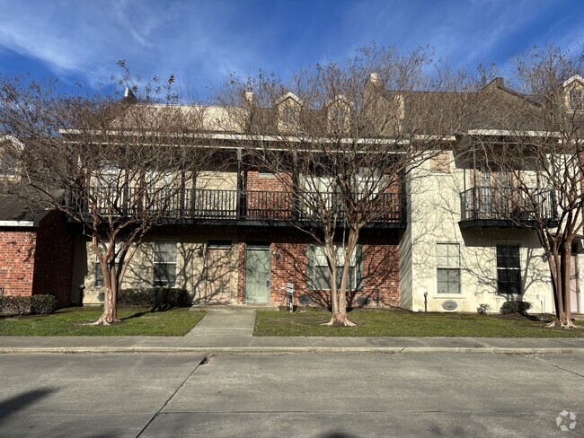 Building Photo - 10600 Bluebonnet Blvd Unit 203 Rental