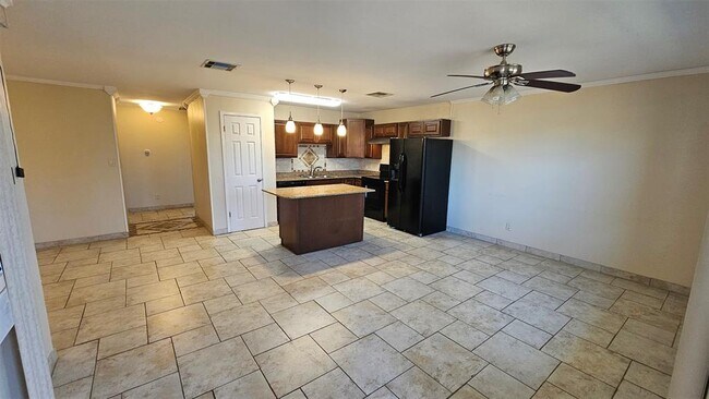 Photo - 170 Interstate Dr Unit A