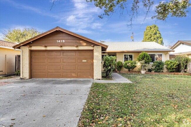 Building Photo - Charming Home in Great Neighborhood