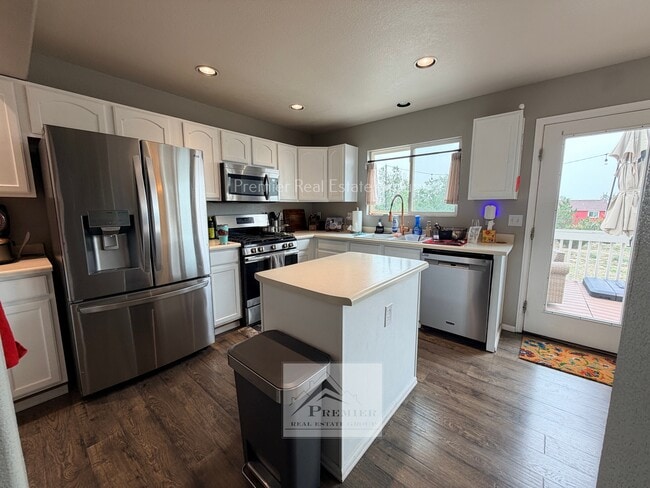 Photo - 7927 Buschborn Rd
