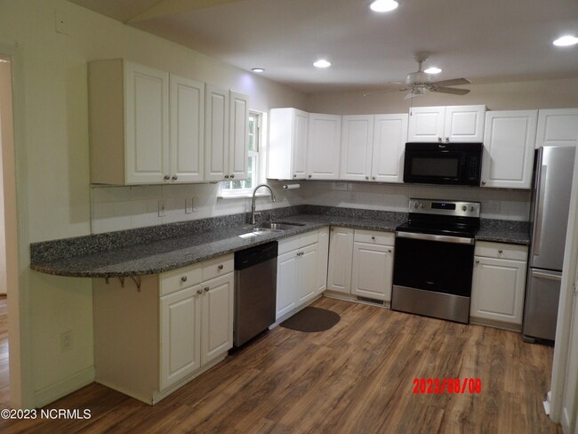 Photo - 101 Woodcrest Cir