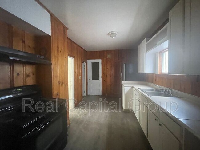 Photo - 646 Lansing St Unit 1st floor