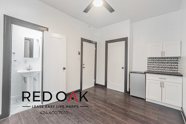 Photo - 5849 Sunset Blvd Unidad 214