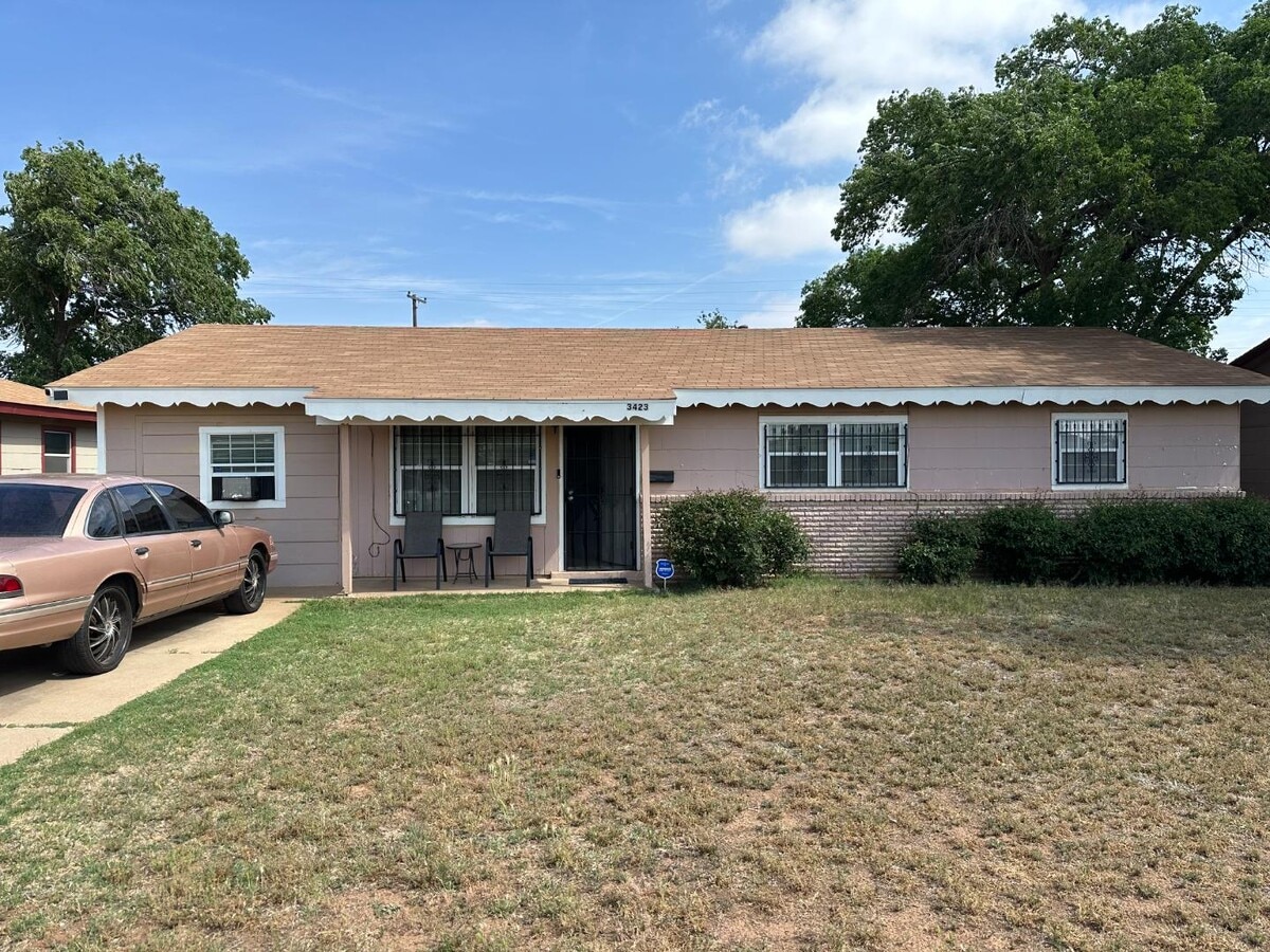 Photo - 3423 E Baylor St