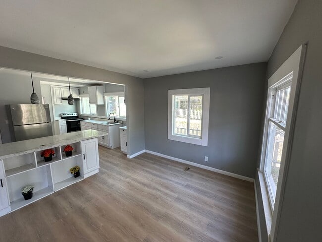 Photo - 135 Market St