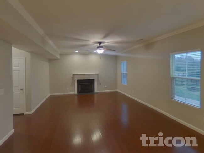 Photo - 2913 Haviland Way