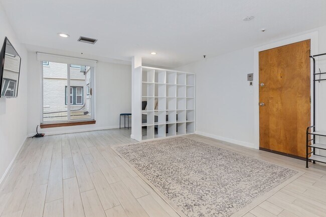 Photo - 1427 Commonwealth Ave Unit 102