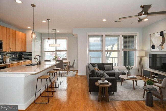 Photo - 2305 Main Line Blvd