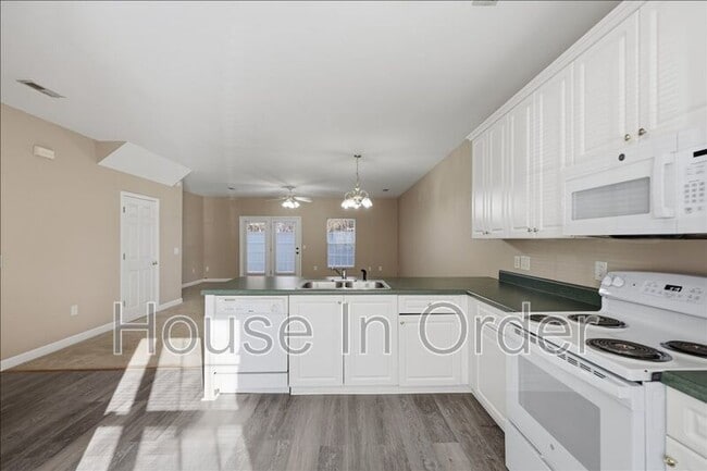 Photo - 48 Ridgestone Cir