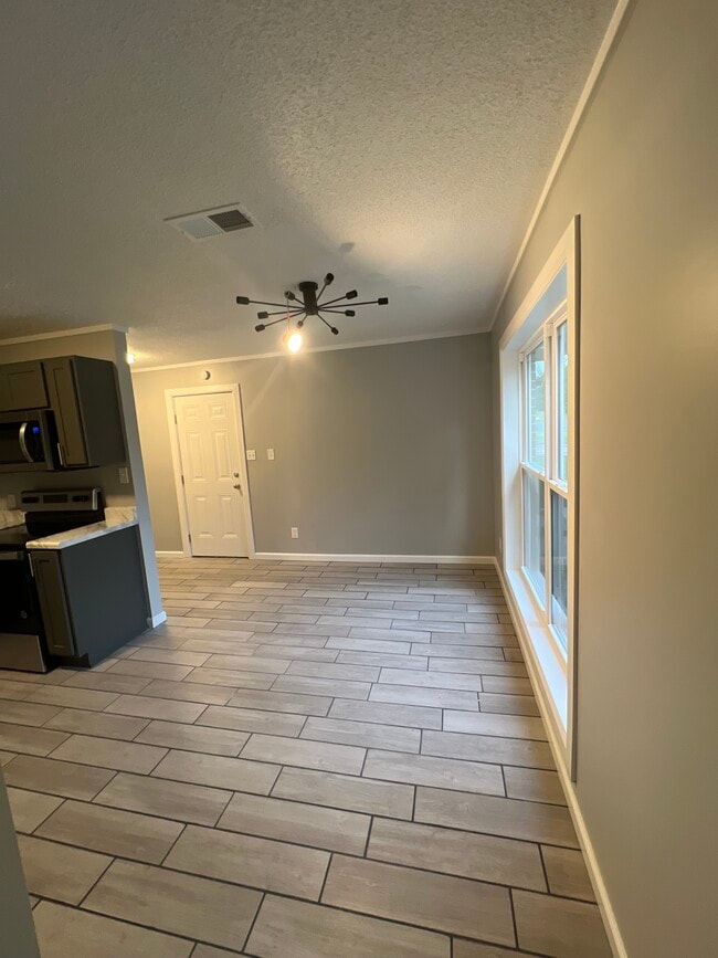 Photo - 111 Homestead Ln