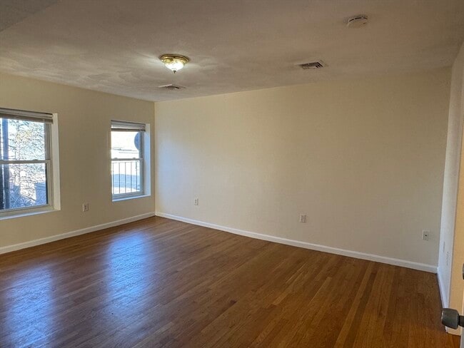 Photo - 12 Paris St Unit 3