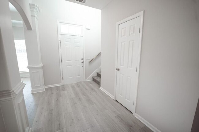 Photo - 125 Chilburn Cir