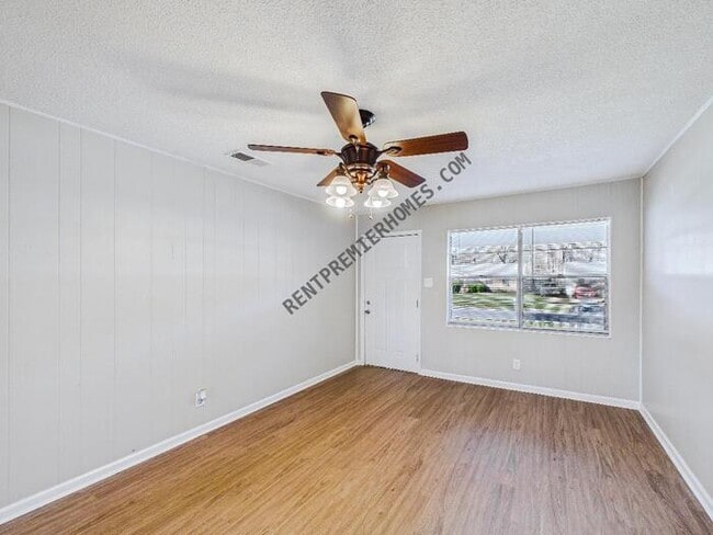 Photo - 6921 Knollwood Rd