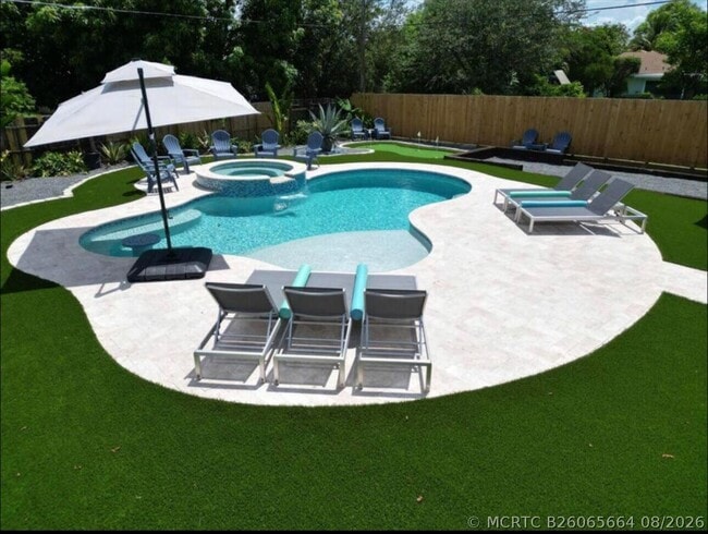270 NW 36th St