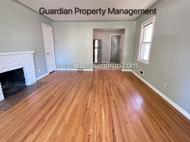 Photo - Crosstown Side By Side, Washer/Dryer In Unit, 1 Garage Space, Hardwood Floors, Dishwasher