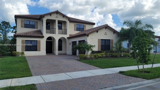 Building Photo - 5330 Chesterfield Dr