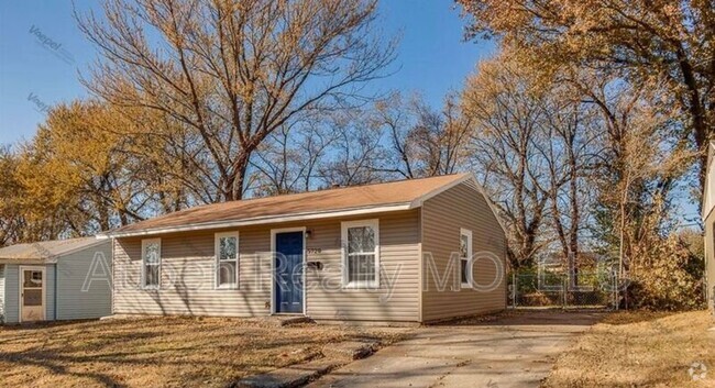 Building Photo - 5720 E 40th Terrace Rental