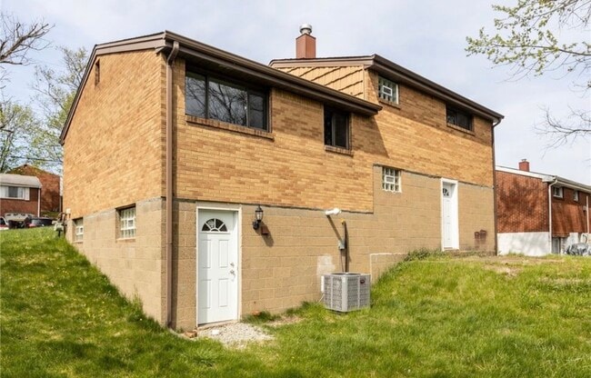 Photo - 548B Firethorne Dr