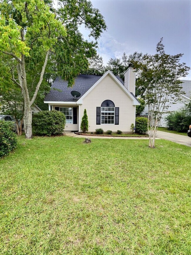Spacious 2 story home in D'Iberville - Spacious 2 story home in D'Iberville