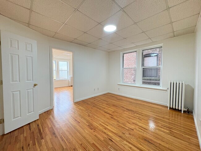 179 W 48th St 7 - 183 W 48th St Unit 7