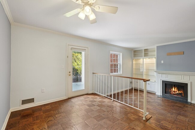 Photo - Available Now! Updated //3 Bedroom 2.5 Bat...