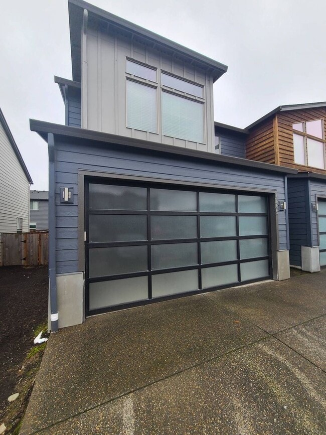 Building Photo - Newer 3 bedroom 2.5 bathroom Bedroom town home -Prairie High School