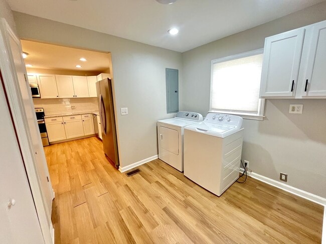 Photo - 907 Idlewild Dr