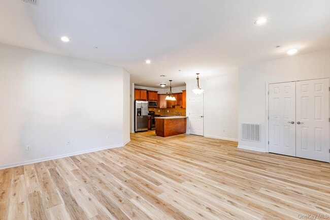 Photo - 975 Main St Unit 12