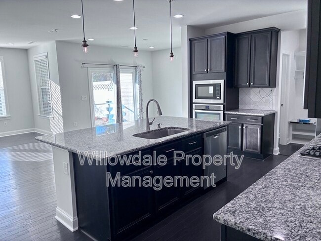 Photo - 1056 Midvale Ave