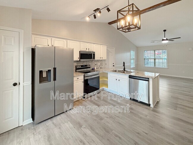 Photo - 708 Maple Dr