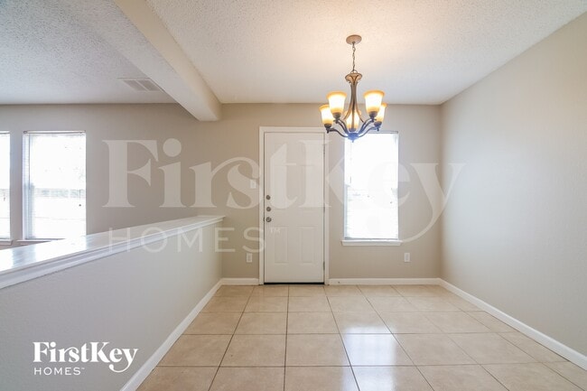 Photo - 916 Simi Dr