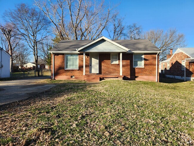 Building Photo - Remodeled  Nashville home with spacious fe...