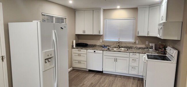 Photo - Furnished 1 bedroomu unit available now!