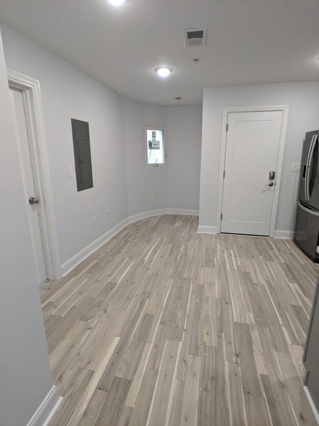Photo - 717 Walnut St