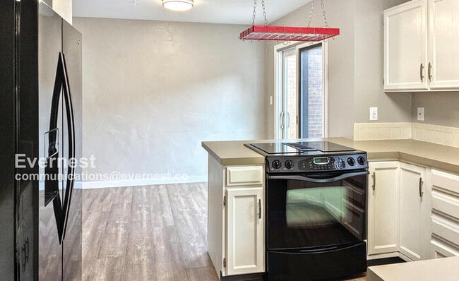 Photo - 913 Canosa Ct