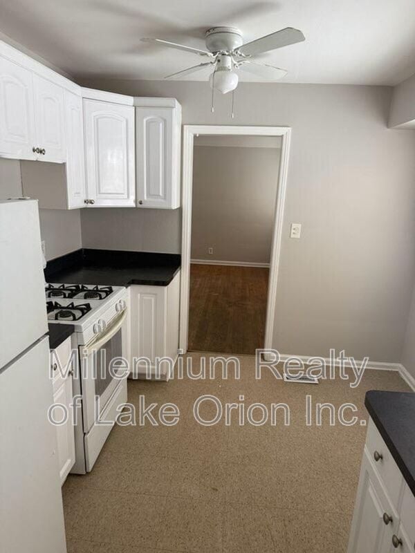 Photo - 14663 Jacob Ave