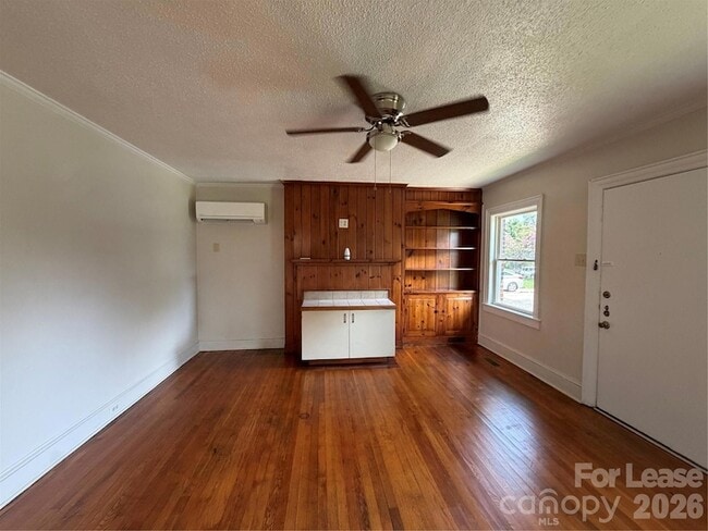 Photo - 908 W Front St